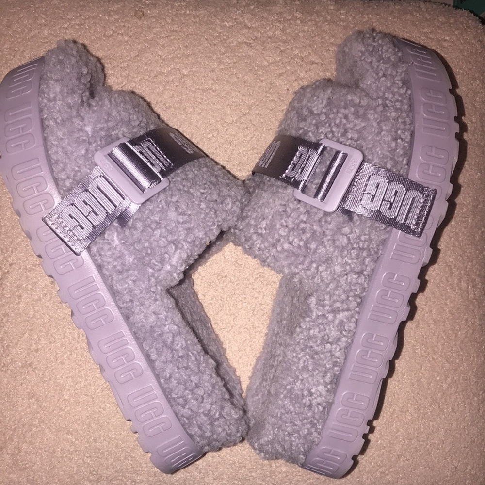 UGG fluffita slides